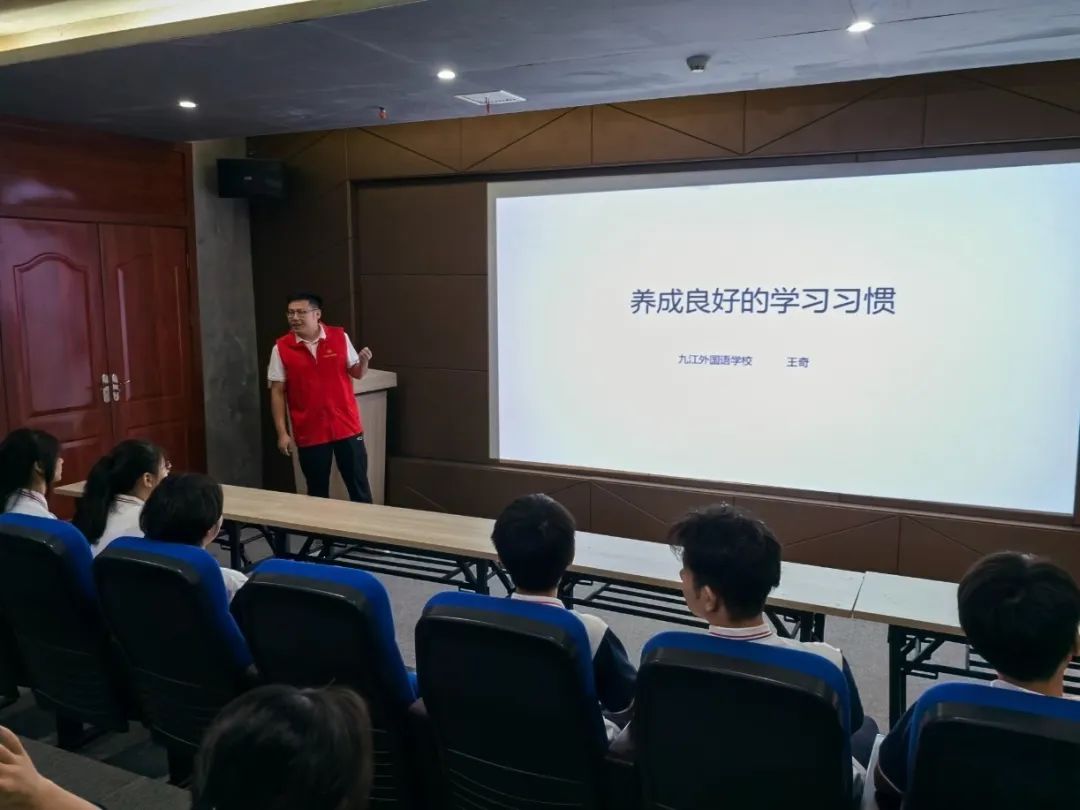 王奇.jpg