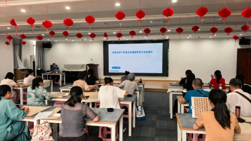 江西省“四个100”文艺导师到瑞昌市开展书法公益课堂活动