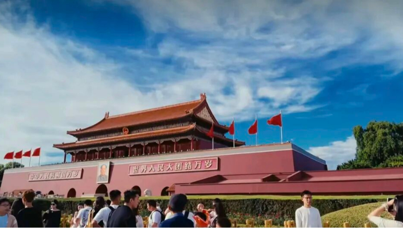迟到十八年的约定！九江英烈母亲圆梦北京
