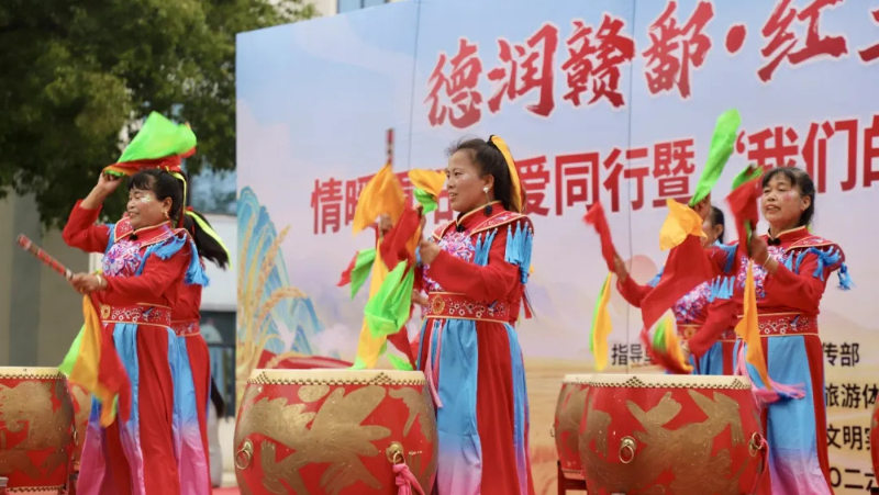 农趣嗨翻天！湖口县“德润赣鄱·红土地上好村晚”精彩上演